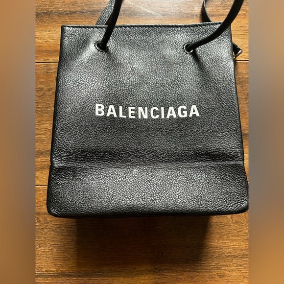 BALENCIAGA SMALL LEATHER PURSE - Picture 2 of 10